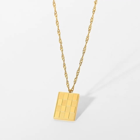 ◾️18K Gold Plated Rectangle Checkerboard Pendant Necklace - Picture 10 of 13